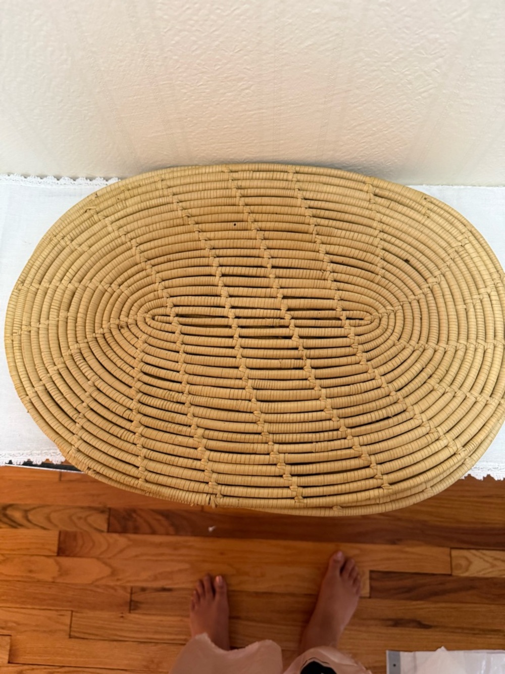 Four Oval Braided Woven Rattan Placemats Beige 16" x‎ 12" Food/Kitchen